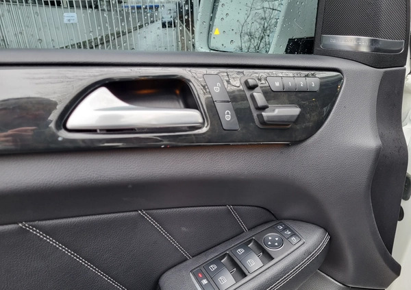 Mercedes-Benz GL cena 169900 przebieg: 24817, rok produkcji 2016 z Warszawa małe 704
